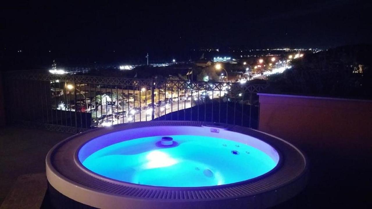 Arianna Hotel Марина-ди-Пьетрасанта Экстерьер фото
