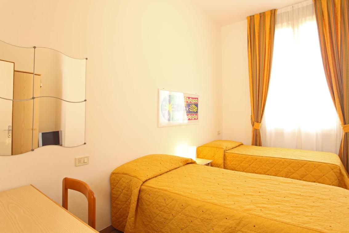 Arianna Hotel Марина-ди-Пьетрасанта Номер фото